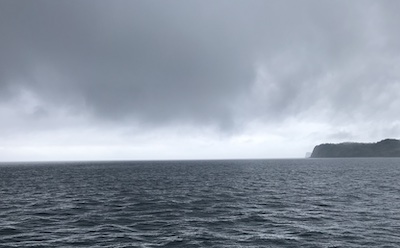 台風の海